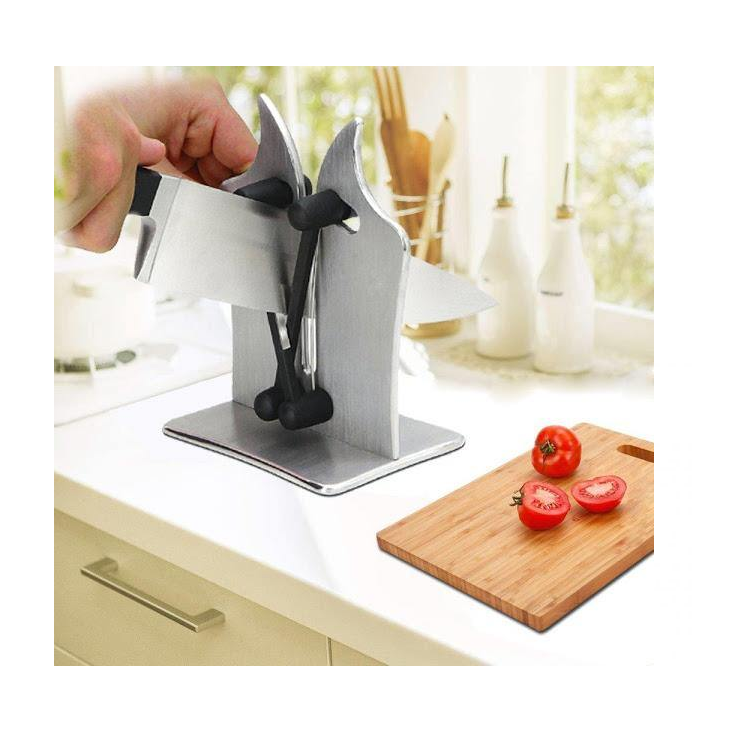 Aparat de ascuțit tacâmuri din aluminiu – argintiu, compact și eficient